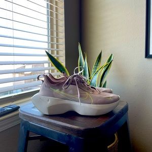 Nike Vista Lite Sneakers